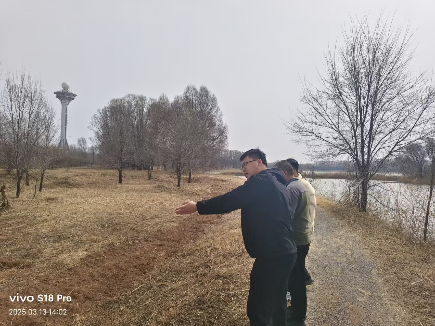 25.3.13防洪看現場.jpg